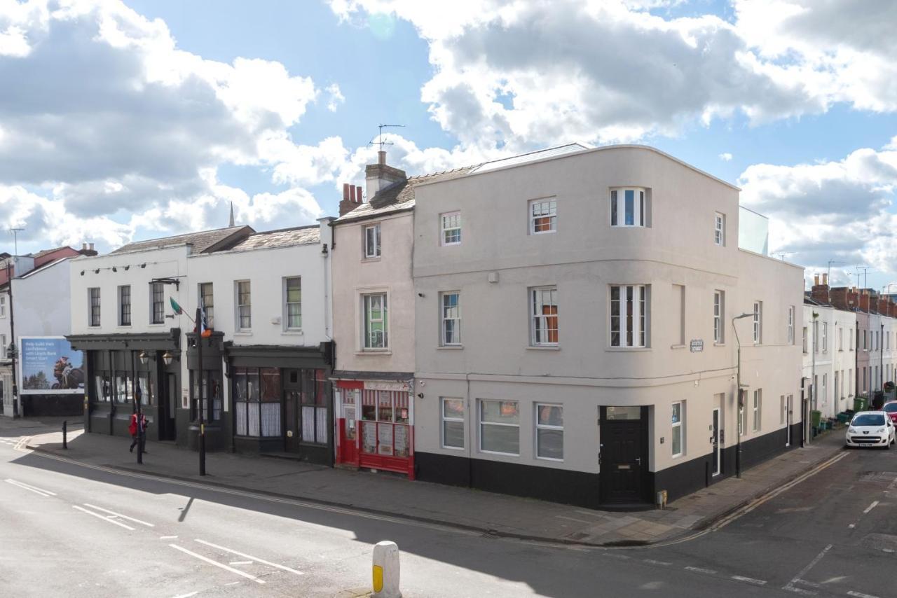 The Burton Penthouse Apartment Cheltenham Exterior photo