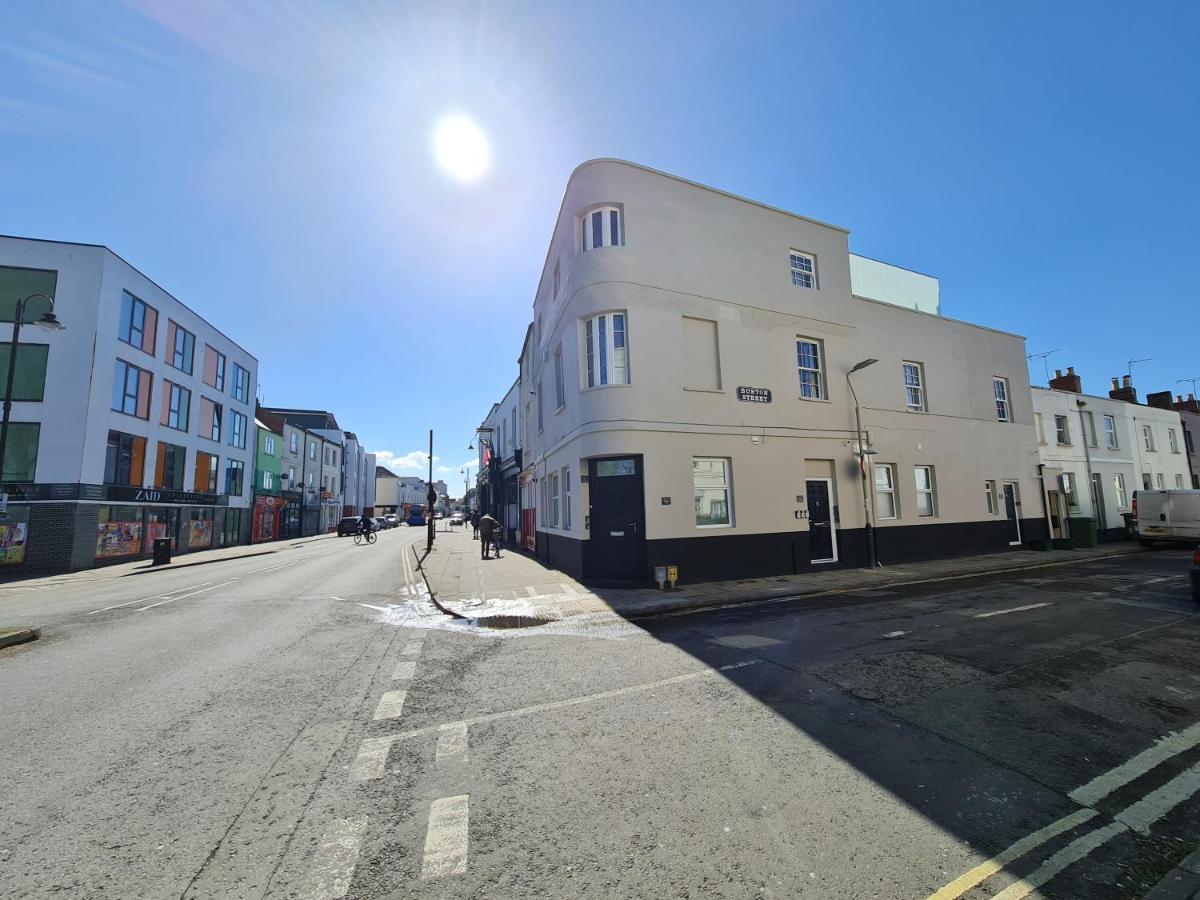 The Burton Penthouse Apartment Cheltenham Exterior photo