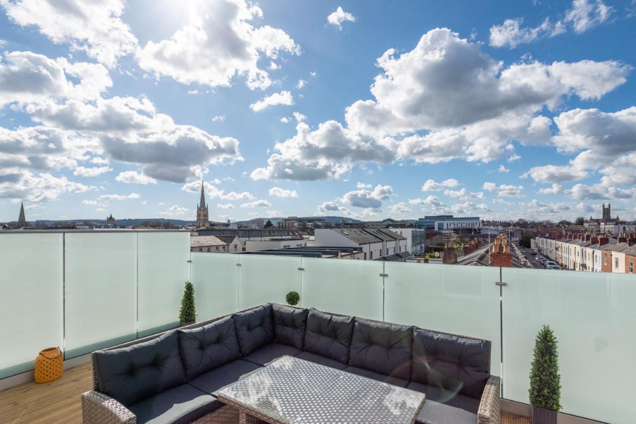 The Burton Penthouse By Fortuna Property Cheltenham Exterior photo